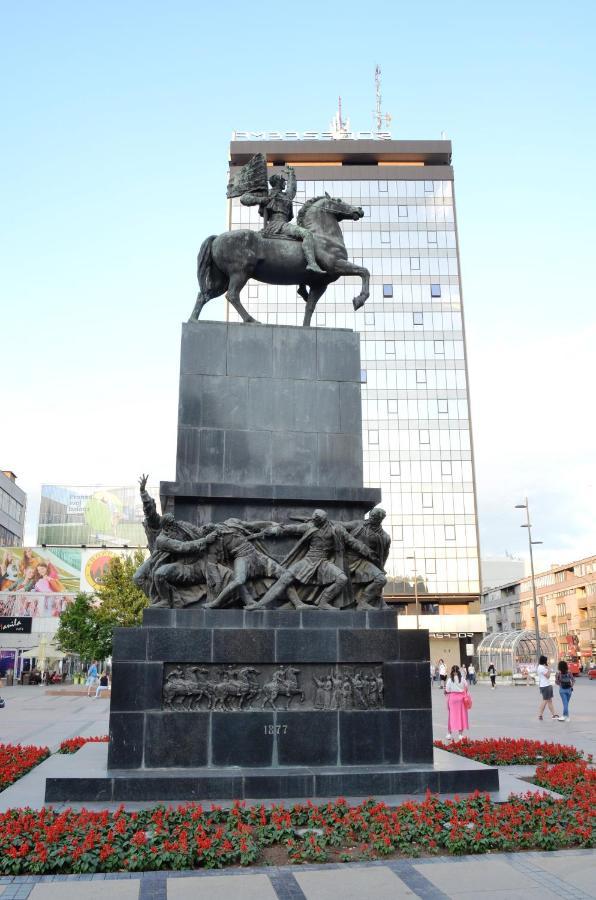 Tike, Tak - Central Residence Ni Kültér fotó