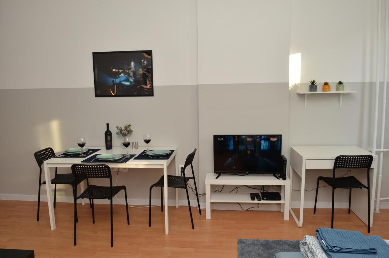 Tike, Tak - Central Residence Ni Kültér fotó